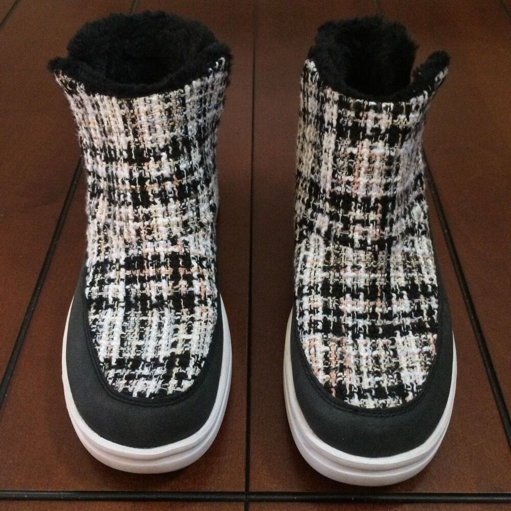 Hey Dude Mel Boucle Black boot womens size 9